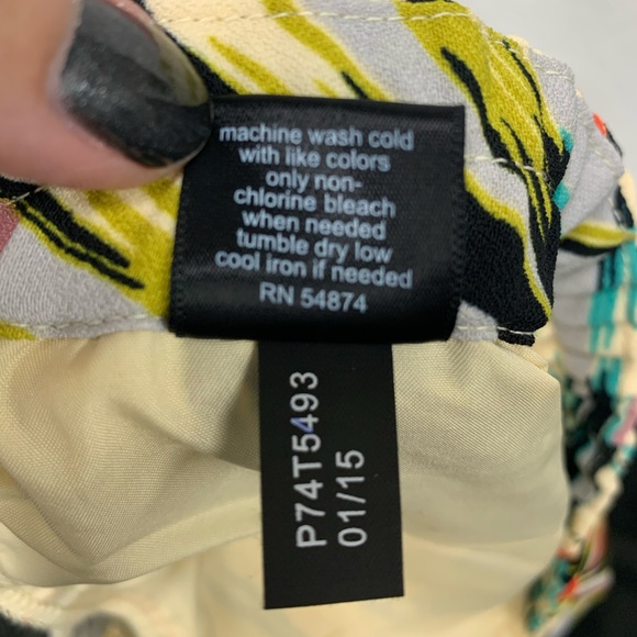 ✨HOST PICK✨ The Limited palm leaf print pants sz S - Picture 8 of 8